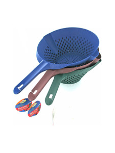 plastic colander 9 w/ pour slots