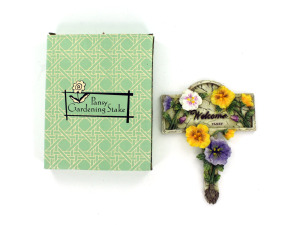 Pansy "Welcome" garden stake