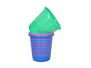 Oval plastic trash can, assorted colors